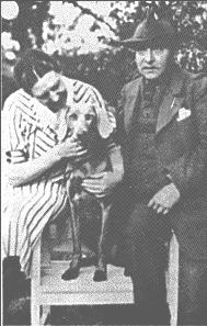 Major Herbers mit Ehefrau und seinem Weimaraner um 1946